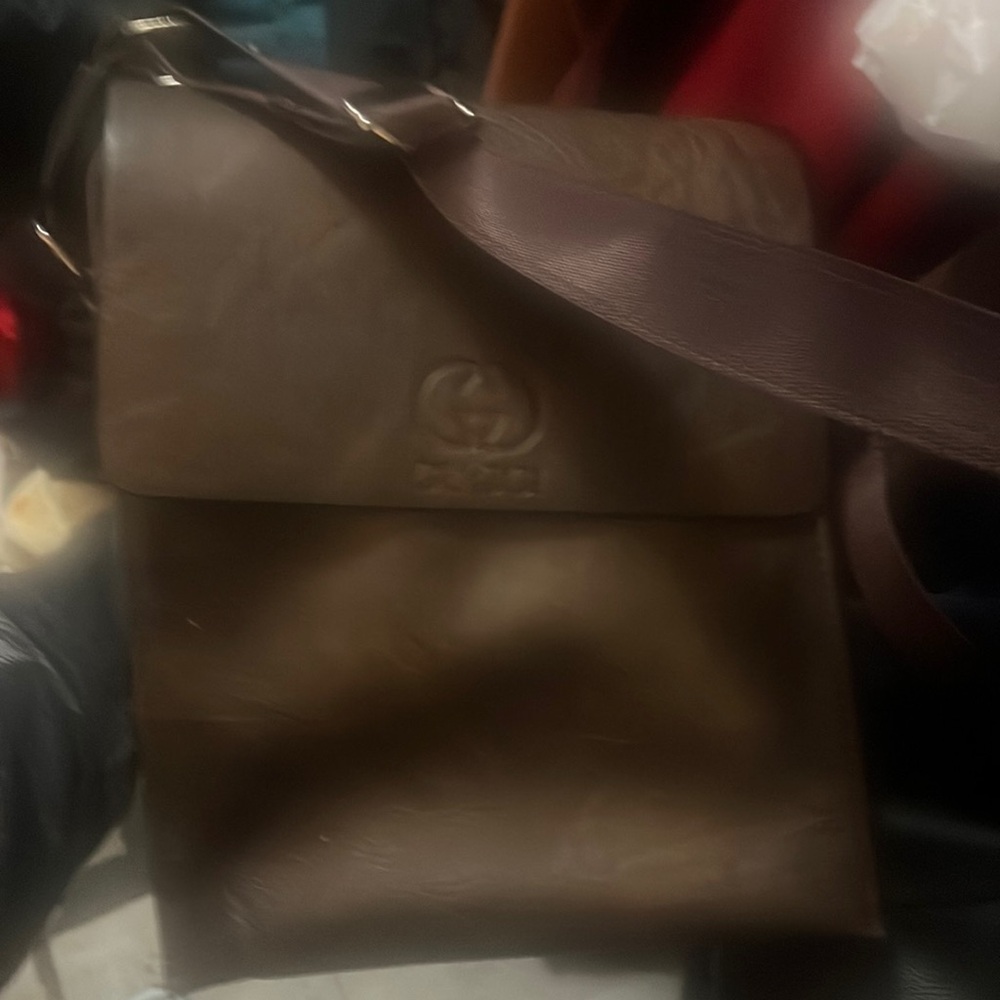 Gucci pocket book